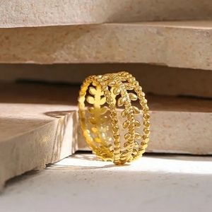18k gold plated leaves statement ring; nwot